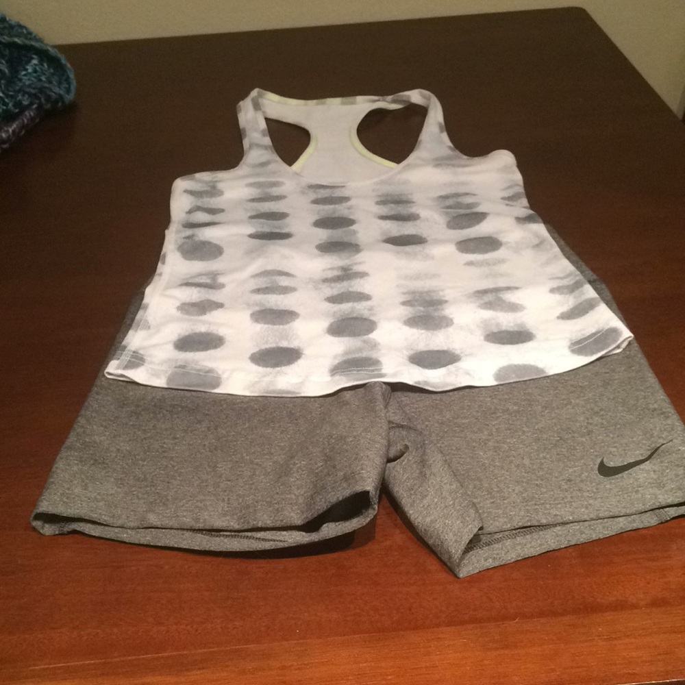 EUC Lululemon top